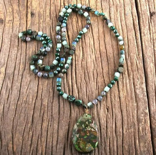 Green Stone Handmade Yoga/Meditation Necklace - LND Bands